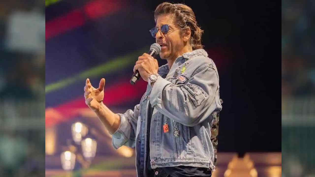 Talking about Shahrukh's upcoming project, he has not officially announced any film yet. But there are reports that Shahrukh will soon be seen in Sujoy Ghosh's film 'King'. In which his daughter Suhana Khan will also be with him.